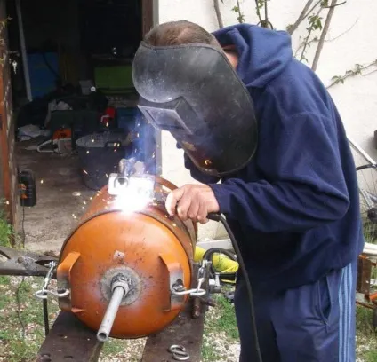 Піч з газового балона своїми руками фото і інструкція (грубка) Піч з газового балона своїми руками фото і інструкція