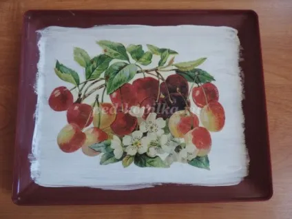 Піднос в техніці декупаж