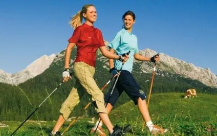 Користь скандинавської ходьби з палицями для літніх після інсульту (після) Користь скандинавської ходьби з палицями для літніх після інсульту