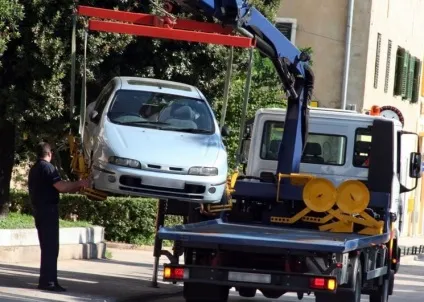 Правила евакуації автомобіля на штрафмайданчик - строімость і штрафи (автомобіля) Правила евакуації автомобіля на штрафмайданчик - строімость і штрафи