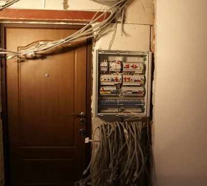 Правильний електромонтаж складання та монтаж розподільчих щитів, будівельний портал (збірка) Правильний електромонтаж складання та монтаж розподільчих щитів, будівельний портал