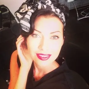 Зачіски в стилі pin up (пін-ап) фотоурок, покрокове керівництво відео (стилі) Зачіски в стилі pin up (пін-ап) фотоурок, покрокове керівництво відео