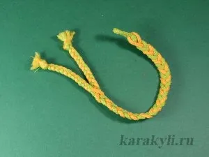 Простий браслет кіскою в 4 нитки своїми руками, каракулі