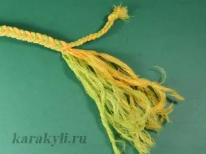 Простий браслет кіскою в 4 нитки своїми руками, каракулі