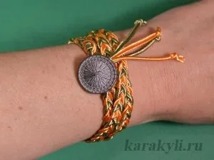 Простий браслет кіскою в 4 нитки своїми руками, каракулі
