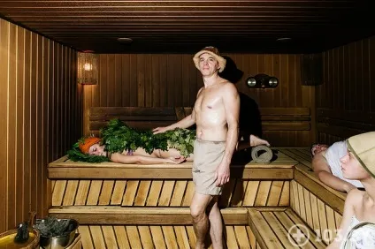 Професійний банщик розповів про особливості здорового ширяння (банщик) Професійний банщик розповів про особливості здорового ширяння