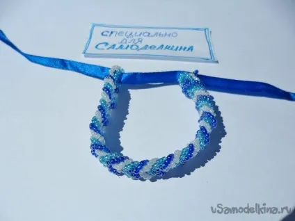 Простий браслет «коса» з бісеру