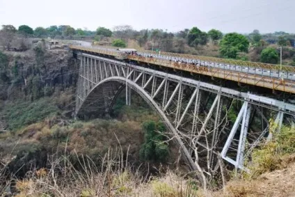 Подорож до водоспаду вікторія