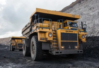 Подорож на вугільний розріз в Казахстані (37 фото) (розріз) Подорож на вугільний розріз в Казахстані (37 фото)