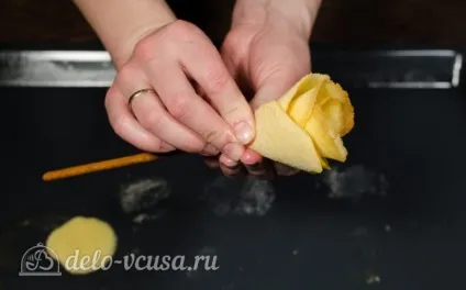 Бісквітні трояндочки на соломки рецепт з фото (трояндочки) Бісквітні трояндочки на соломки рецепт з фото