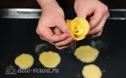 Бісквітні трояндочки на соломки рецепт з фото (бісквітні трояндочки на соломки) Бісквітні трояндочки на соломки рецепт з фото