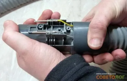 Ремонт шланга пилососа - совєтолог (пластмасову напрямну шланга) Ремонт шланга пилососа - совєтолог