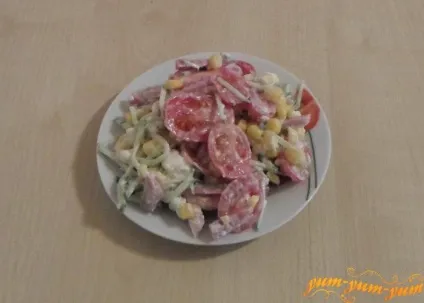 Рецепт салату з шинкою, сиром, огірком і кукурудзою (сиром) Рецепт салату з шинкою, сиром, огірком і кукурудзою