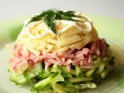 Салат з шинкою і кукурудзою (шинкою) Салат з шинкою і кукурудзою