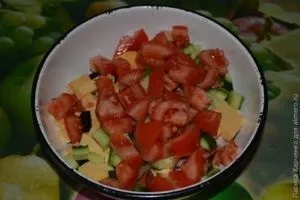 Салат з куркою овочами і кунжутом (салат з копченим м'ясом) Салат з куркою овочами і кунжутом