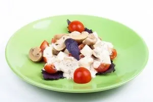 Салат з помідорами і маринованими грибами - відмінна закуска, ідея меню (помідорами) Салат з помідорами і маринованими грибами - відмінна закуска, ідея меню