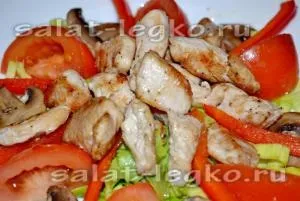 Салат з кунжутом, куркою і грибами (Салат куркою грибами) Салат з кунжутом, куркою і грибами