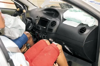 Найнебезпечніша поза в машині, публікації авто, авто центр ру - авто сайт автолюбителів (сама рпасная поза в машині) Найнебезпечніша поза в машині, публікації авто, авто центр ру - авто сайт автолюбителів