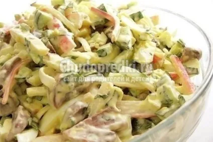 Салат з огірками і грибами