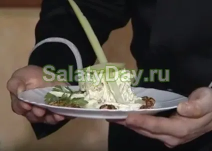 Салат Вальдорф - вишуканий делікатес для гурманів рецепт з фото і відео (Вальдорф) Салат Вальдорф - вишуканий делікатес для гурманів рецепт з фото і відео