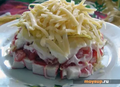 Салат з крабовими паличками, помідорами і сиром - магія смаку (паличками) Салат з крабовими паличками, помідорами і сиром - магія смаку