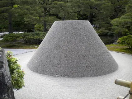 Сад храму Гінкакудзі (Срібло Павільйон) в Кіото, ландшафтна архітектура і зелене будівництво (будівництво) Сад храму Гінкакудзі (Срібло Павільйон) в Кіото, ландшафтна архітектура і зелене будівництво