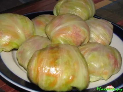 Кульки з капустяного листя