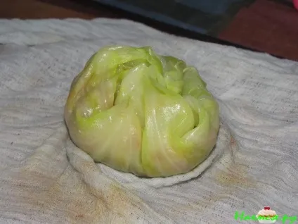 Кульки з капустяного листя