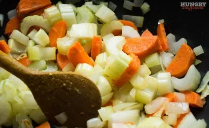 Легкий курячий суп з овочами - покроковий рецепт з фото (варити хвилин 20-25) Легкий курячий суп з овочами - покроковий рецепт з фото