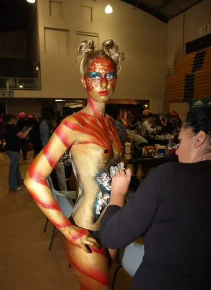 Body art - це не вишукування збоченої молоді, це мистецтво (молоді) Body art - це не вишукування збоченої молоді, це мистецтво