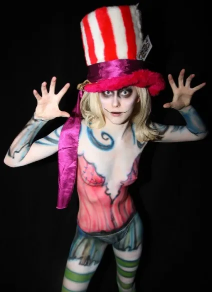 Body art - це не вишукування збоченої молоді, це мистецтво (молоді) Body art - це не вишукування збоченої молоді, це мистецтво