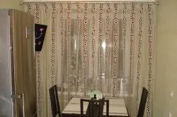 Шторки для кухні своїми руками особливості та нюанси (фото і відео) (кухні) Шторки для кухні своїми руками особливості та нюанси (фото і відео)