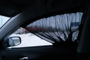 Штраф за шторки на вікна авто в 2017 році можна вішати на бічні стекла (автошторкі) Штраф за шторки на вікна авто в 2017 році можна вішати на бічні стекла