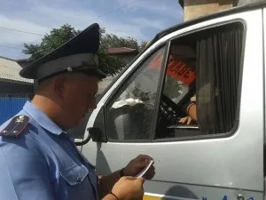 Штраф за шторки на вікна авто в 2017 році можна вішати на бічні стекла (вікна) Штраф за шторки на вікна авто в 2017 році можна вішати на бічні стекла