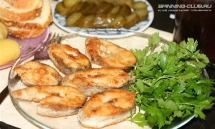 Щука смажена на сковороді в сметані - смачний рецепт