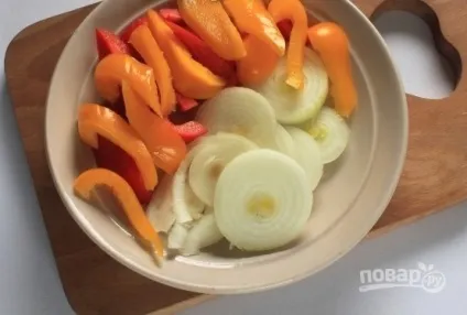 Скумбрія з картоплею запечена в рукаві в духовці (овочами) Скумбрія з картоплею запечена в рукаві в духовці