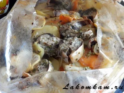 Скумбрія з картоплею в рукаві (морква) Скумбрія з картоплею в рукаві