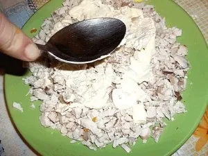 Листковий салат з грибами і куркою, салати шарами рецепти (салат курка з грибами шарами) Листковий салат з грибами і куркою, салати шарами рецепти