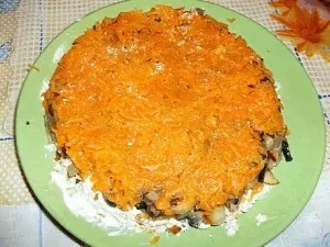 Листковий салат з грибами і куркою, салати шарами рецепти (салат з грибами і куркою) Листковий салат з грибами і куркою, салати шарами рецепти