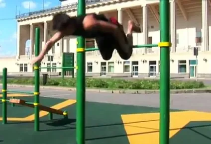 Смертник на турніку в street workout - street workout, тренування ghetto workout, тренування на (street) Смертник на турніку в street workout - street workout, тренування ghetto workout, тренування на