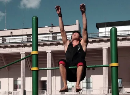Смертник на турніку в street workout - street workout, тренування ghetto workout, тренування на (street) Смертник на турніку в street workout - street workout, тренування ghetto workout, тренування на