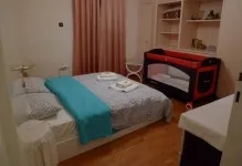 Спальня з дитячим ліжечком в батьківській кімнаті з висувним місцем, дизайн і фото, інтер'єр (спальня з дитячим ліжечком в батьківській кімнаті) Спальня з дитячим ліжечком в батьківській кімнаті з висувним місцем, дизайн і фото, інтер'єр