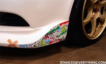 Sticker bombing - стікер бомбинг - розфарбуй свій автомобіль (бомбинг) Sticker bombing - стікер бомбинг - розфарбуй свій автомобіль