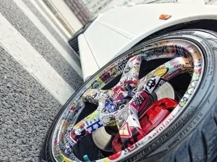 Sticker bombing - стікер бомбинг - розфарбуй свій автомобіль (стікер) Sticker bombing - стікер бомбинг - розфарбуй свій автомобіль