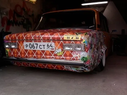 Sticker bombing - стікер бомбинг - розфарбуй свій автомобіль (sticker) Sticker bombing - стікер бомбинг - розфарбуй свій автомобіль