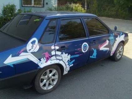Sticker bombing - стікер бомбинг - розфарбуй свій автомобіль (стікер) Sticker bombing - стікер бомбинг - розфарбуй свій автомобіль
