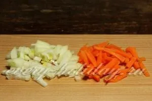 Суп з домашньою локшиною і куркою