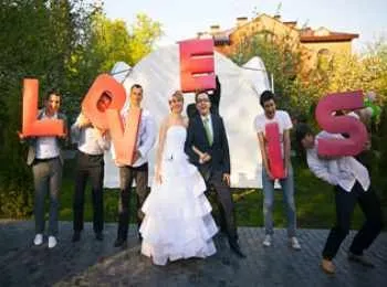 Весілля в стилі love is кукольно-романтичні особливості церемонії (церемонії) Весілля в стилі love is кукольно-романтичні особливості церемонії