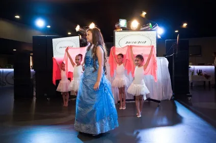 Весілля Олени та Костянтина помічники нареченої і весільна програма, marry me, rustem! (Олени) Весілля Олени та Костянтина помічники нареченої і весільна програма, marry me, rustem!