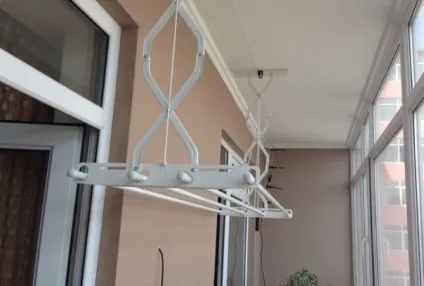 Сушарка для білизни на балкон які види на лоджію, підвісні білизняні мотузки і ліани, яка (білизни) Сушарка для білизни на балкон які види на лоджію, підвісні білизняні мотузки і ліани, яка